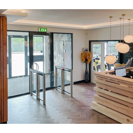 PERCo Скоростной проход ST-01 с распашными створками и встроенным сканером штрихкода PERCo Скоростной проход ST-01 с распашными створками и встроенным сканером штрихкода